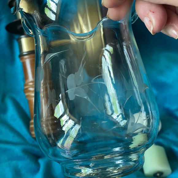 Vintage Homco Wall Sconce with Etched Glass Globe - Picture 11 of 13